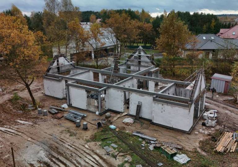 dom w stanie surowym